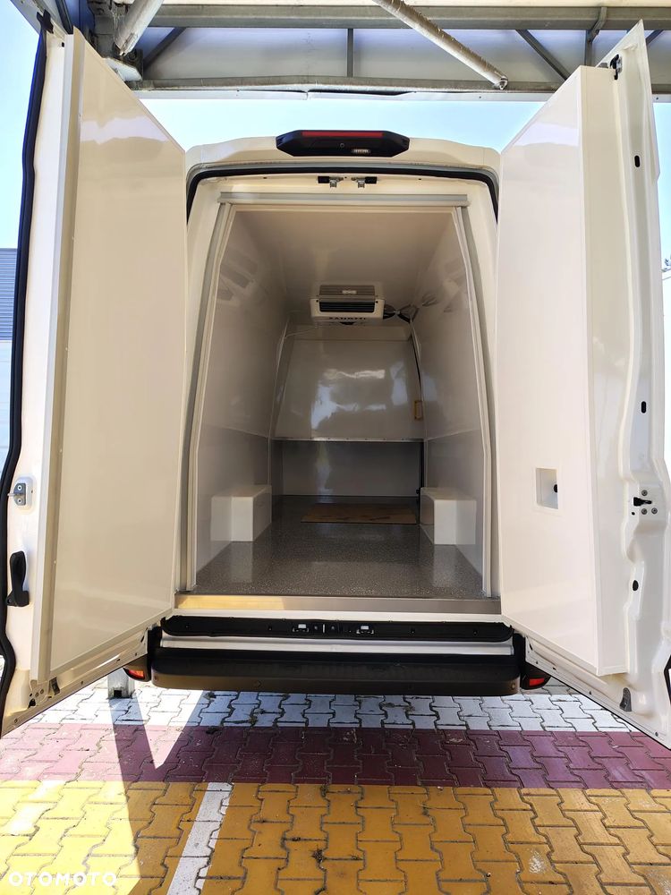Iveco Daily 35S18HV chłodnia do -18 stopni! + łóżko - 23