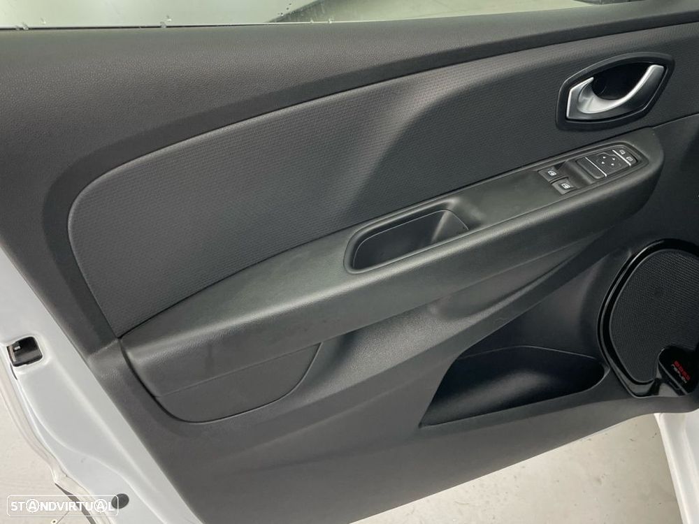 Renault Clio 0.9 TCe Limited - 17