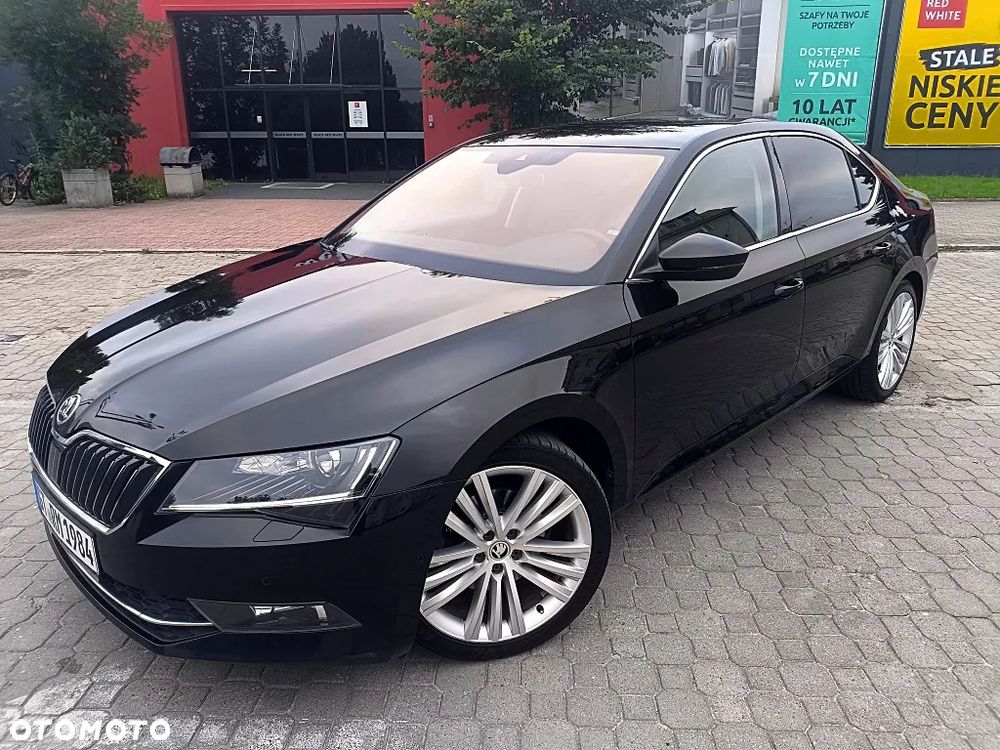 Skoda Superb 2.0 TDI DSG Premium Edition - 9