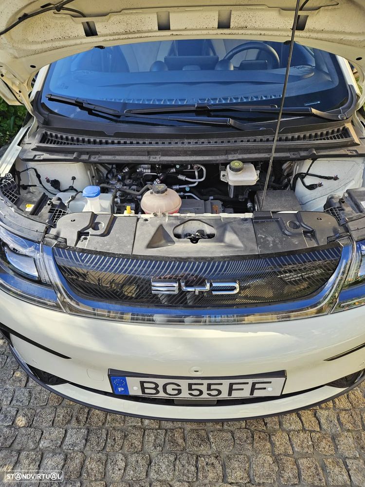 BYD Dolphin 60.4 kWh Design - 4