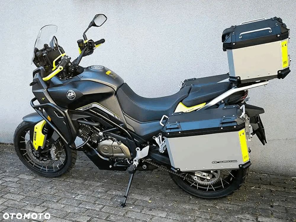 QJMOTOR SVT 650X - 4