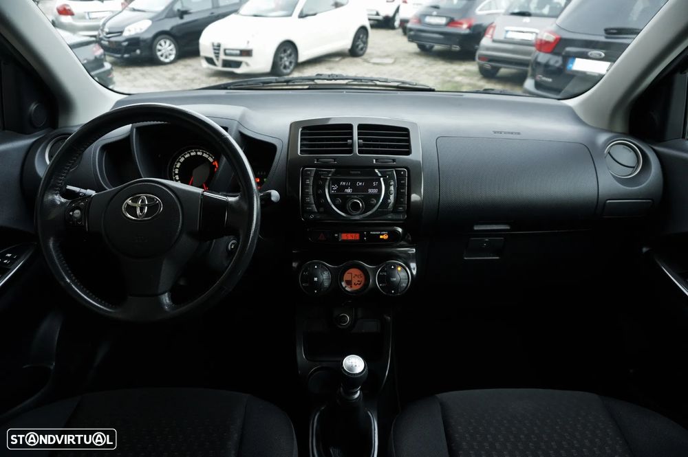 Toyota Urban Cruiser 1.4 D-4D High Pack - 23