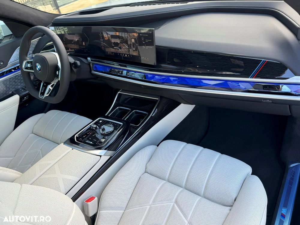 BMW Seria 7 740d xDrive MHEV - 13