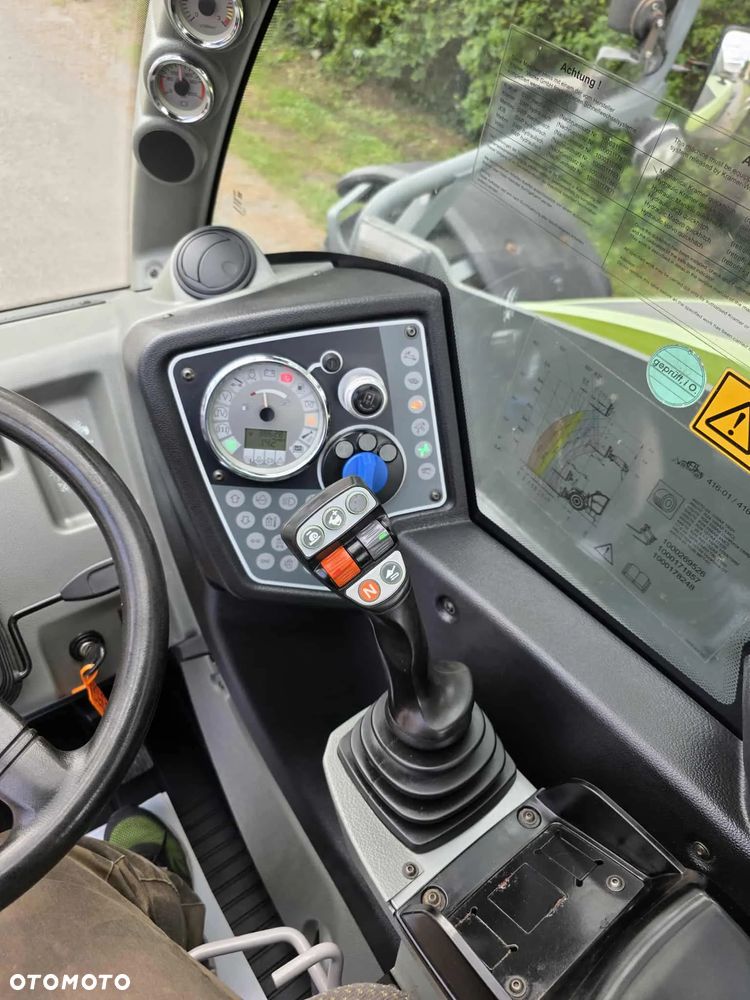 Claas Scorpion 7044 - 26