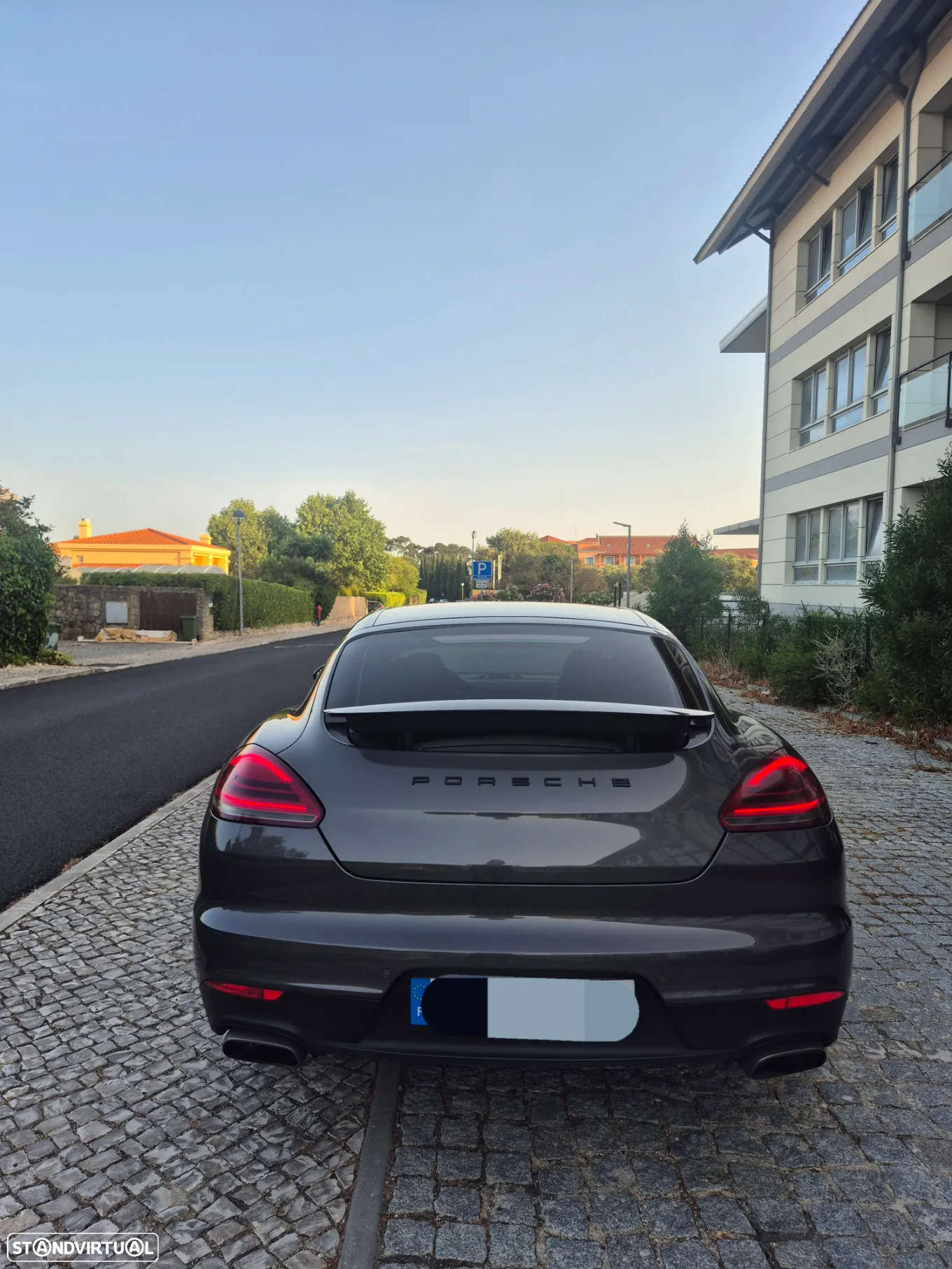 Porsche Panamera - 4
