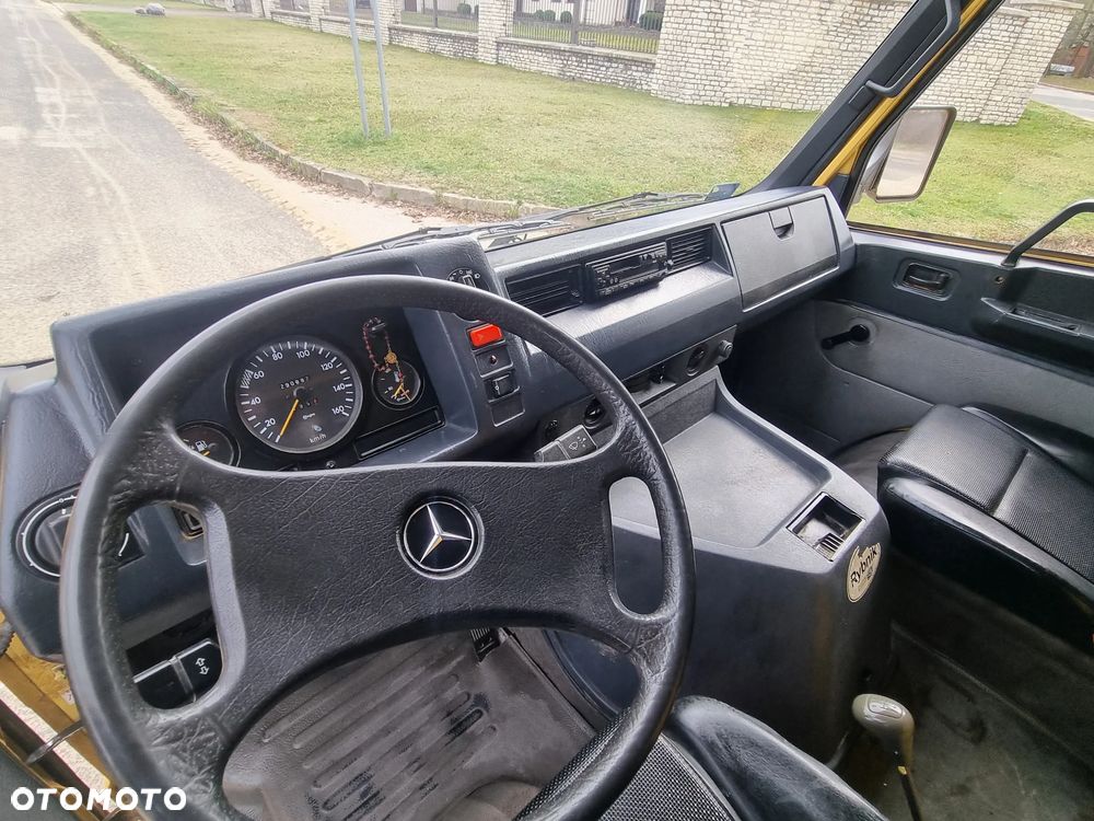 Mercedes-Benz MB-100 DL - 6