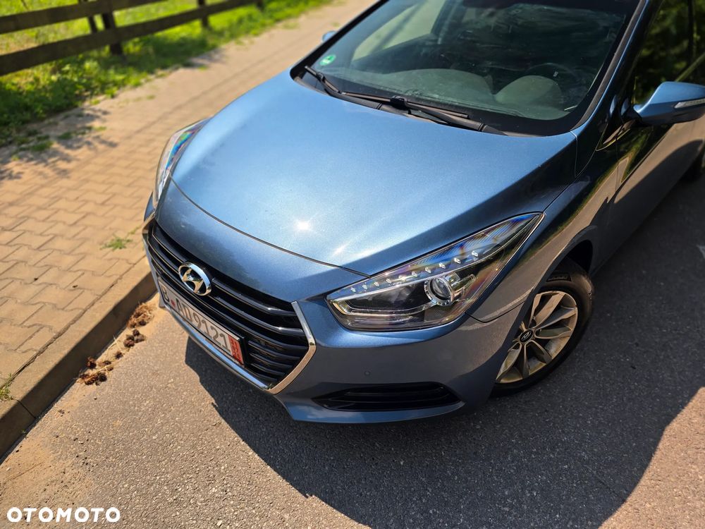 Hyundai i40 Kombi blue 1.6 Family+ - 38