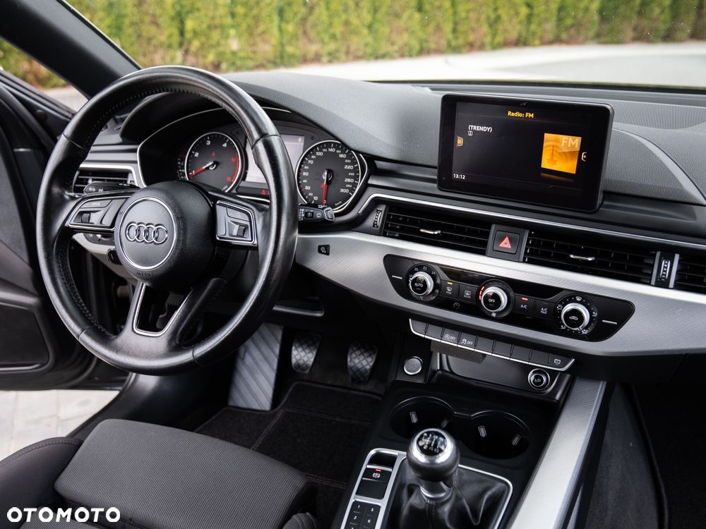 Audi A4 Avant 2.0 TDI DPF S line Sportpaket - 29