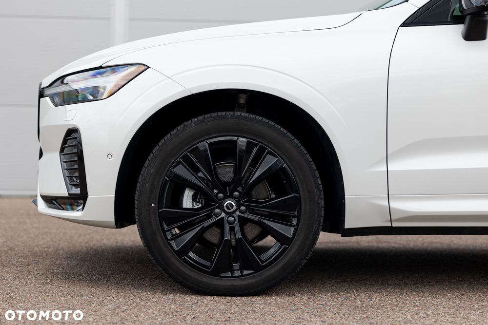 Volvo XC 60 B5 B AWD Plus Dark - 8