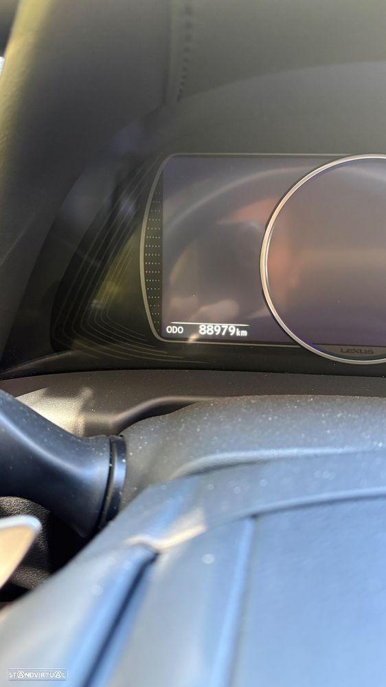 Lexus ES 300h Luxury+ - 11