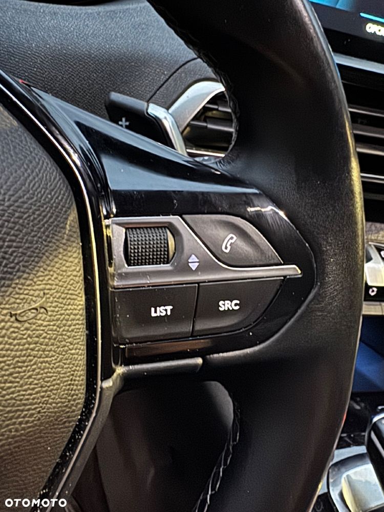 Peugeot 3008 1.2 PureTech Road Trip S&S EAT8 - 15