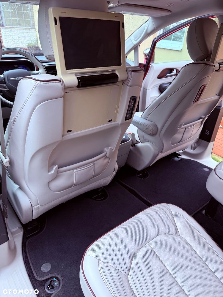 Chrysler Pacifica - 18