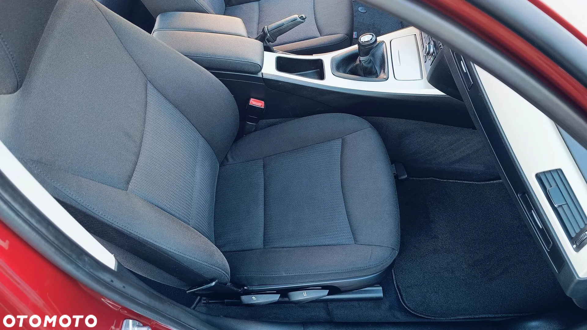 BMW Seria 3 318i Touring - 19