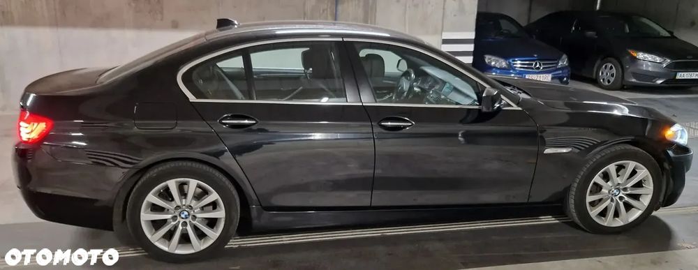 BMW Seria 5 525d xDrive - 8