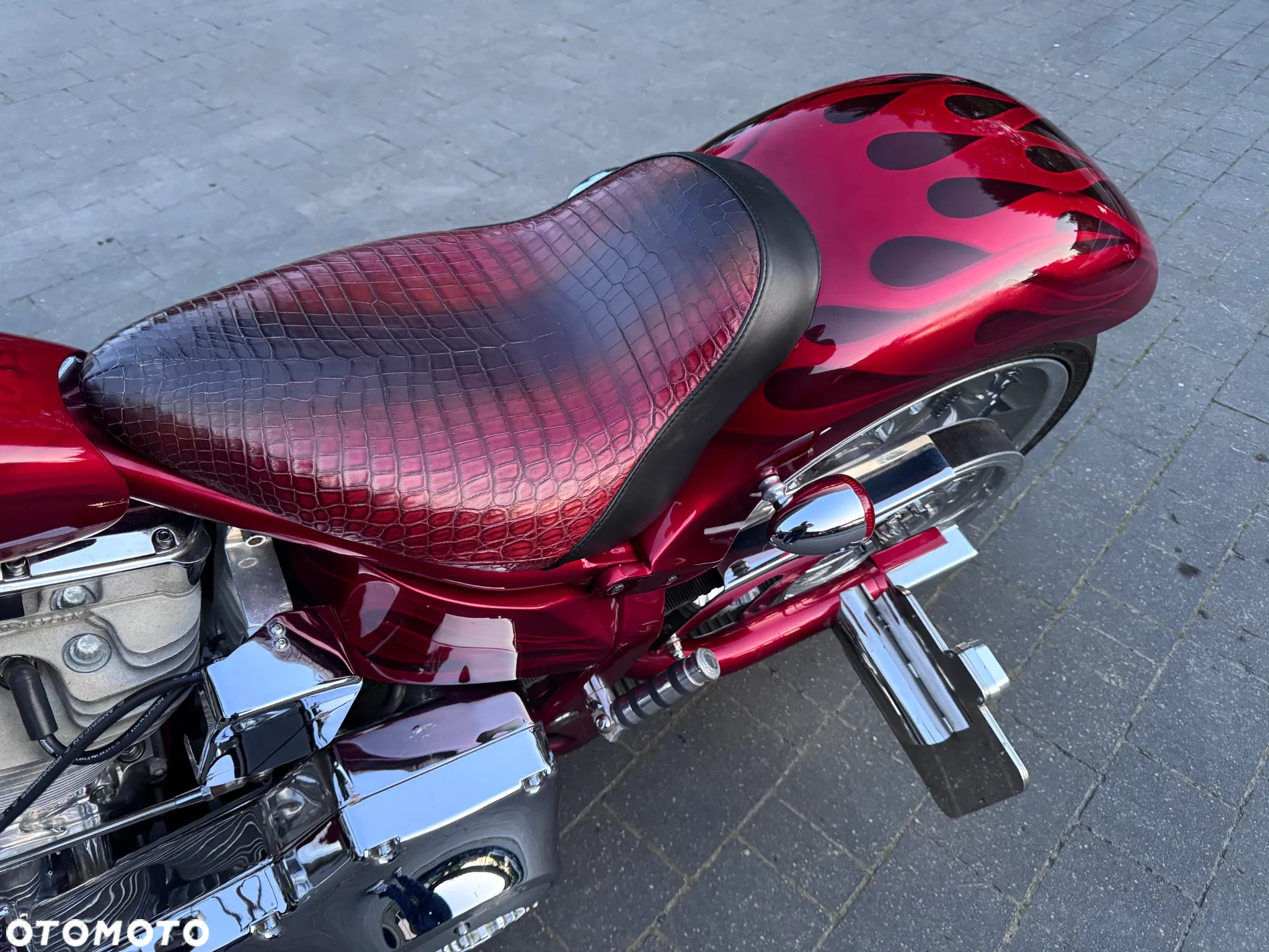 Harley-Davidson Softail Custom - 11