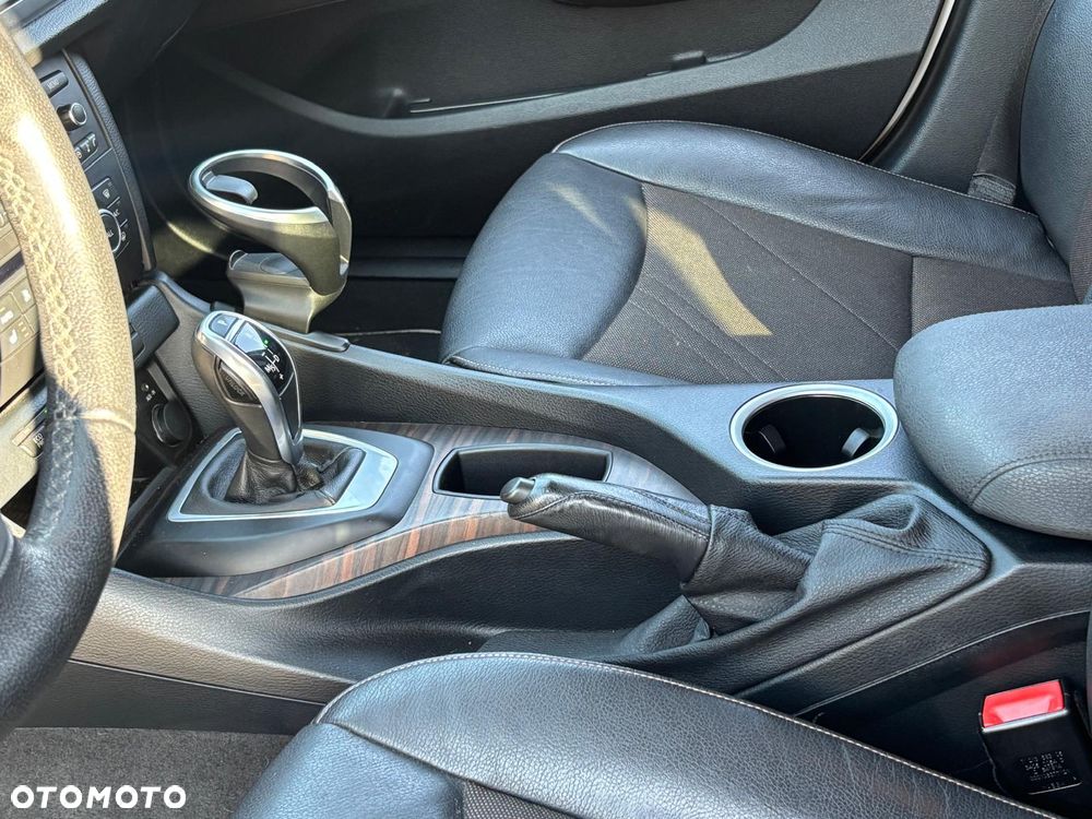 BMW X1 sDrive20i Sport Line - 32