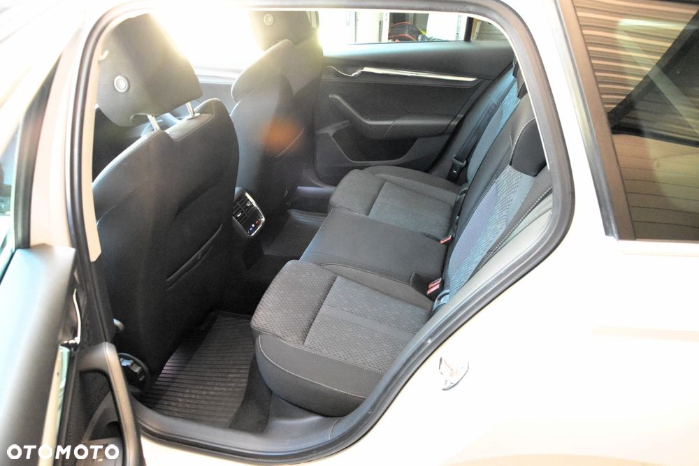 Skoda Octavia 2.0 TDI 4x4 Style DSG - 37