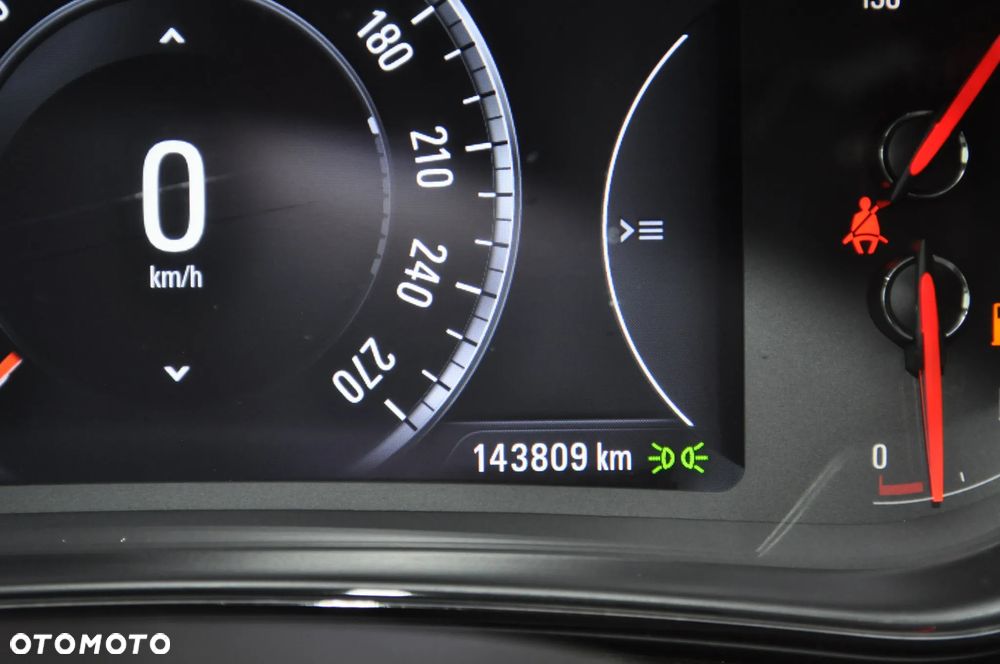 Opel Insignia 2.0 CDTI automatik Business Edition - 37