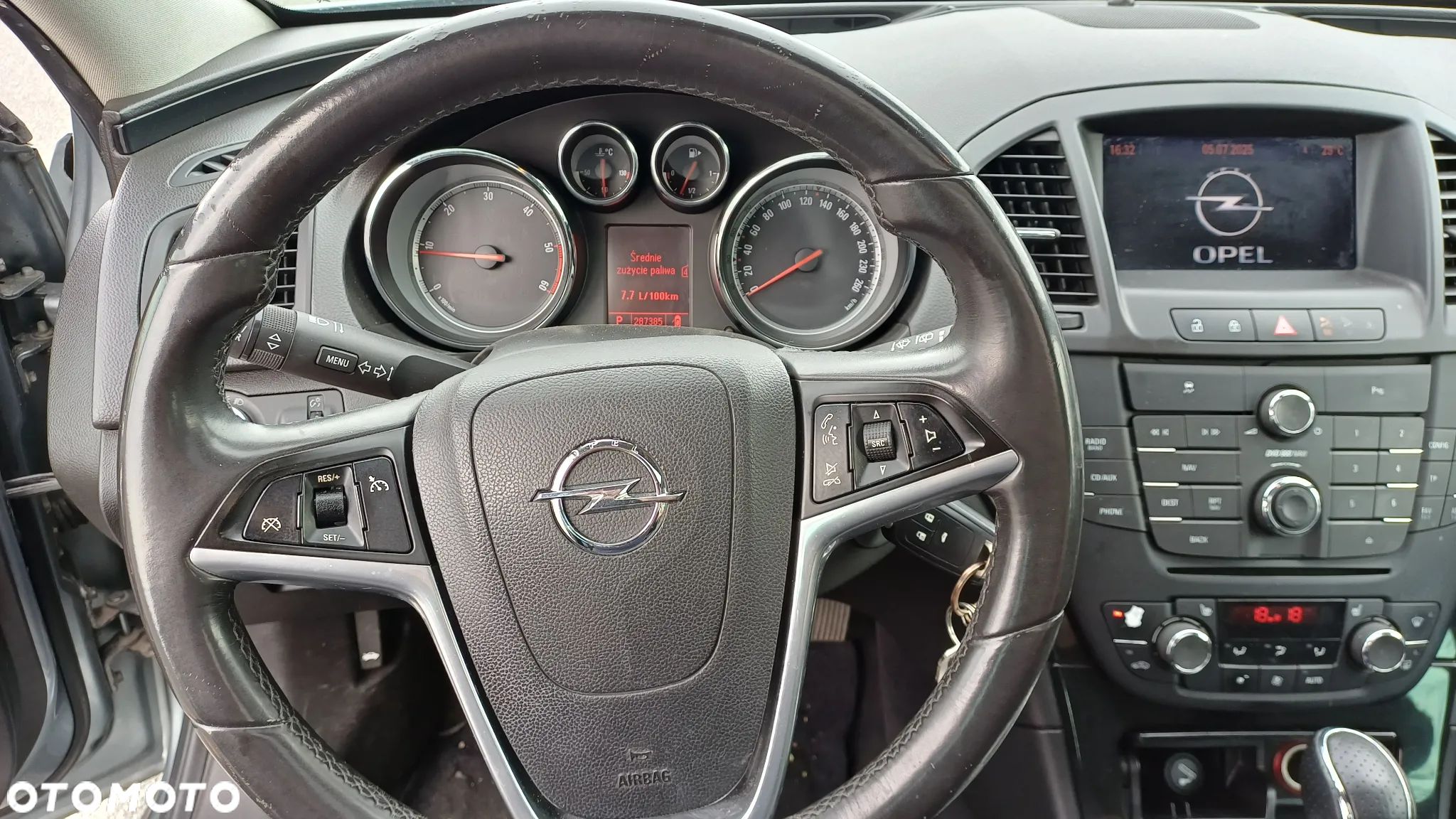 Opel Insignia - 1