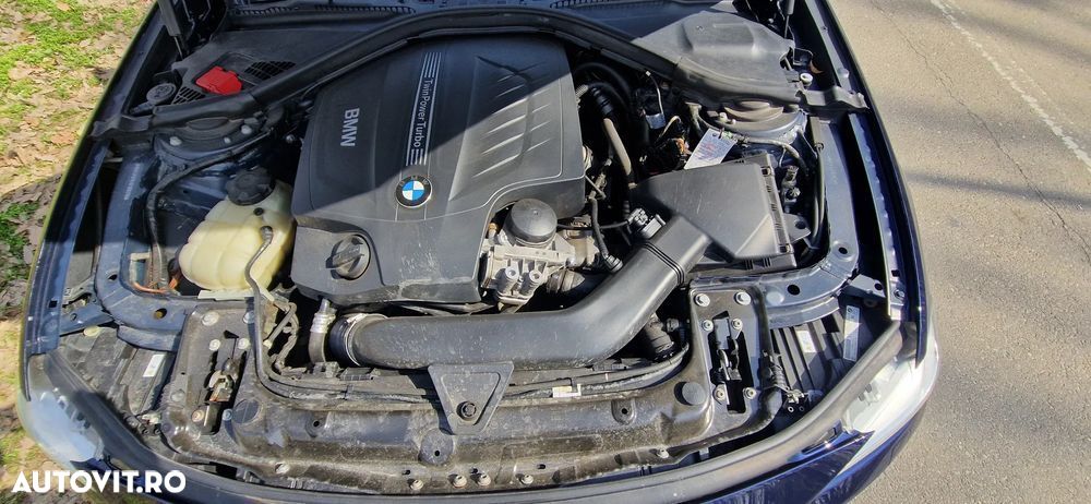 BMW Seria 3 335i Sport-Aut. Luxury Line - 11