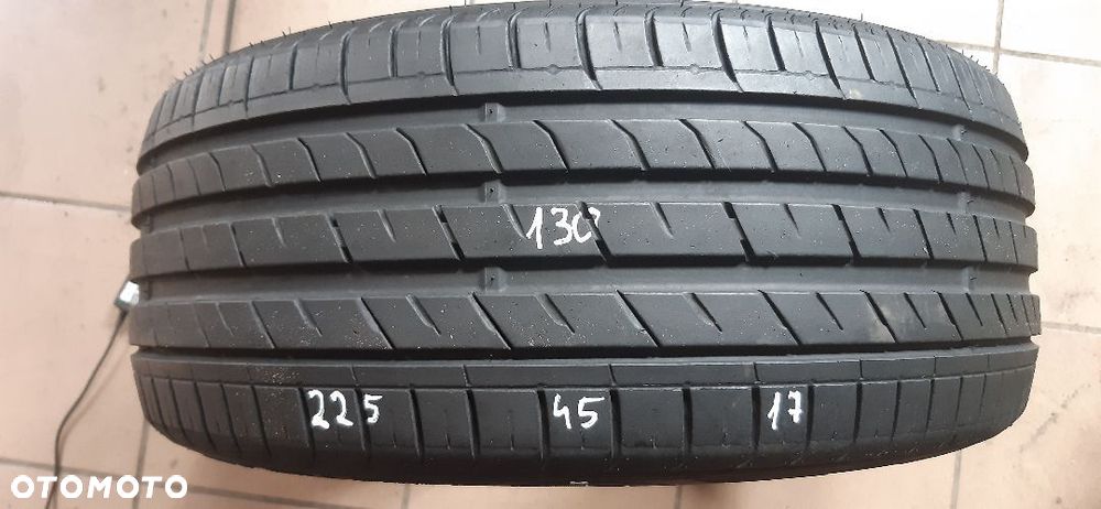 Nexen 225/45/17 nr 130 - 1