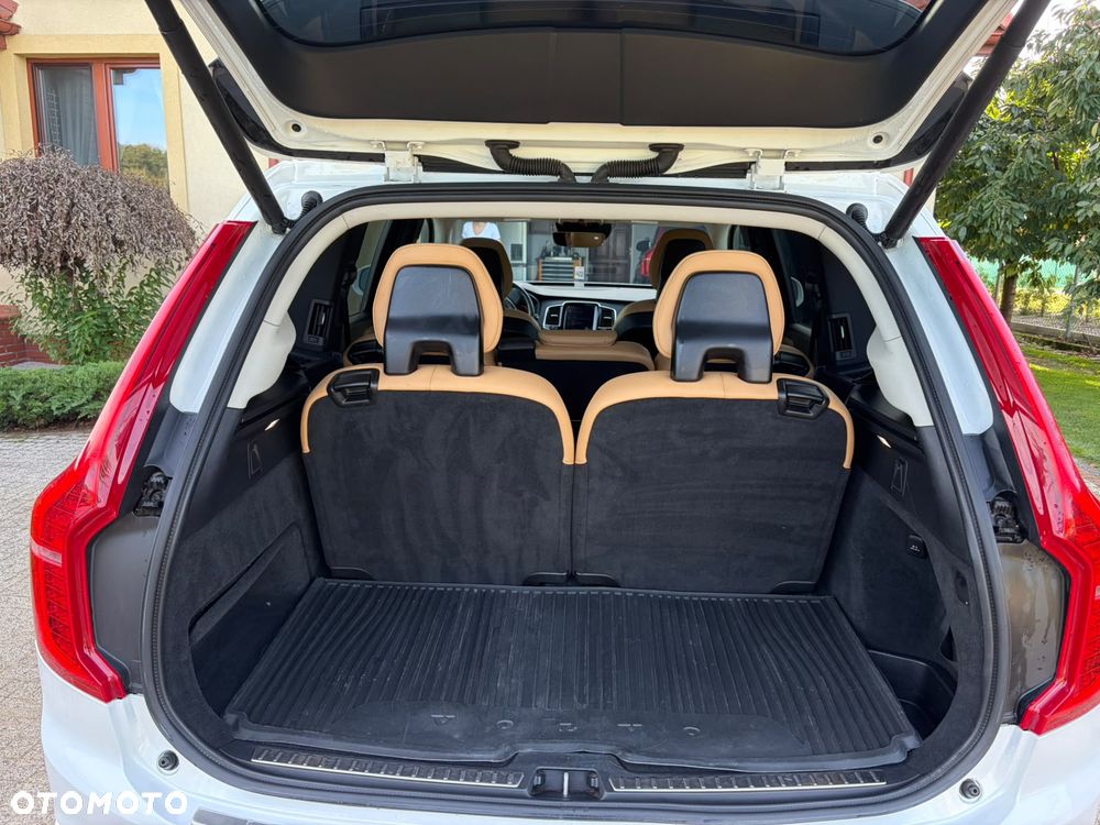 Volvo XC 90 T8 AWD Plug-In Hybrid Momentum 7os - 21