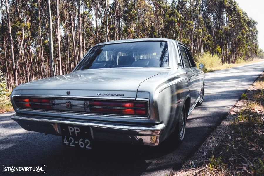 Toyota Crown - 21