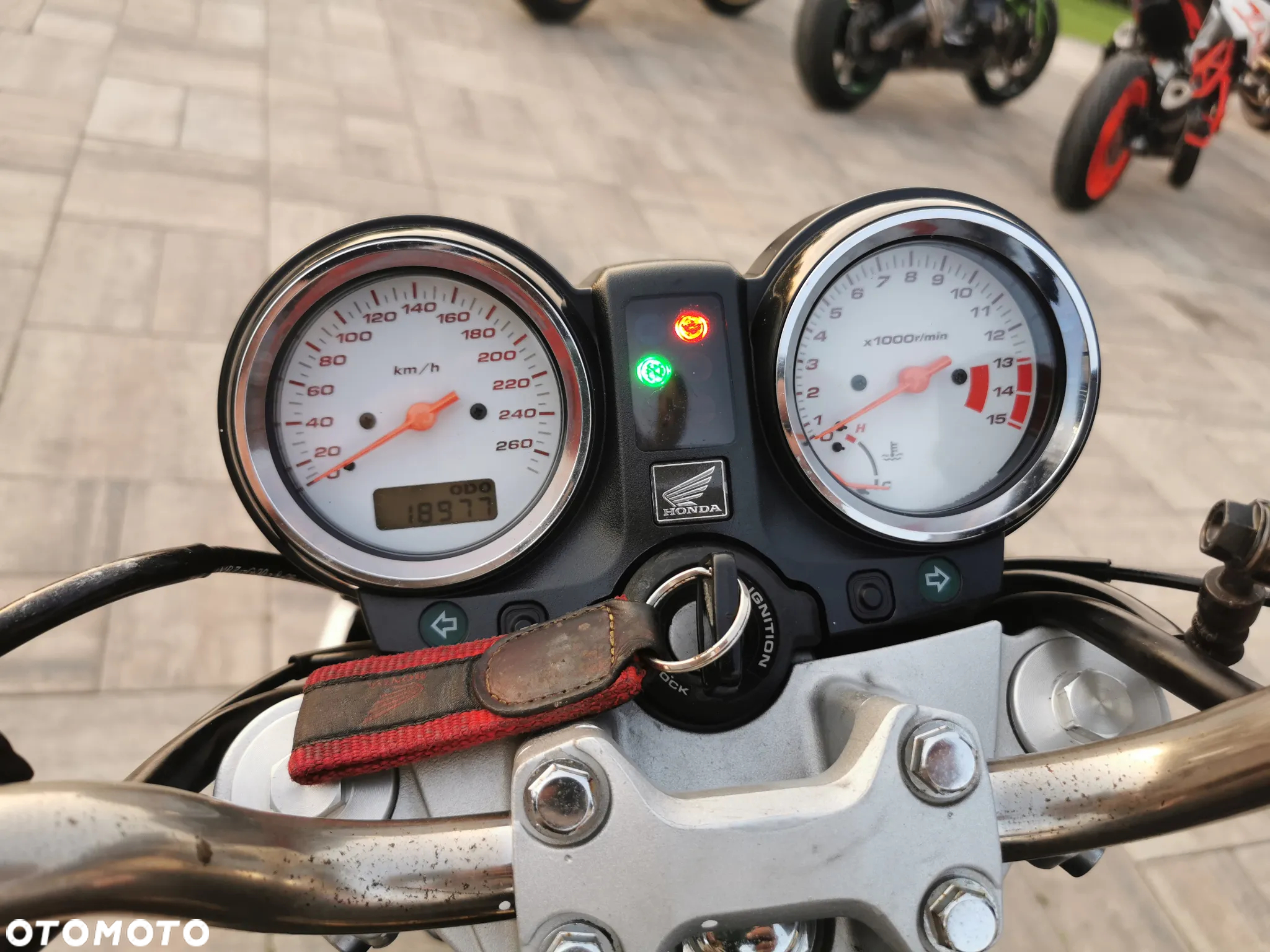 Honda Hornet - 16