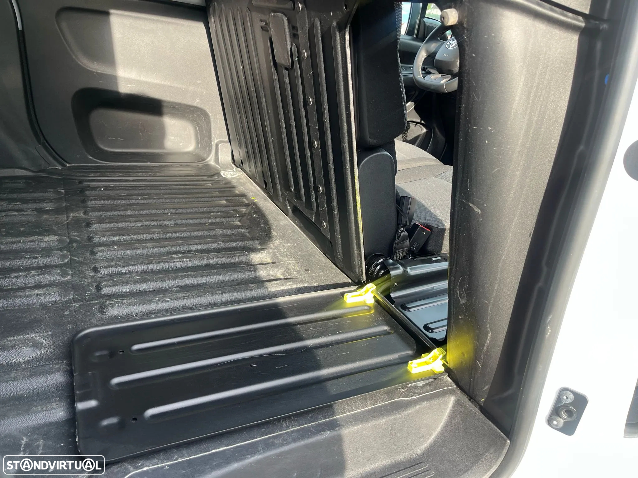 Toyota PROACE CITY L1 1.5 102cv - AC - IVA DEDUTÍVEL - 8