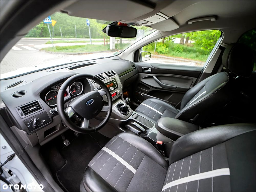 Ford Kuga - 16