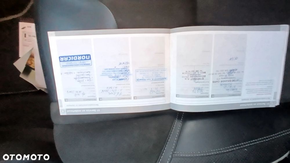 Volvo V40 D2 R-Design - 39