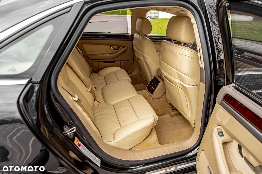 Audi A8 4.2 Quattro - 22