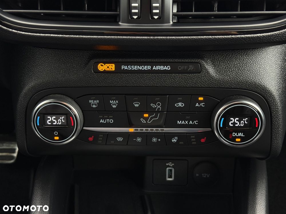 Ford Focus 1.0 EcoBoost Hybrid ST-LINE DESIGN - 22