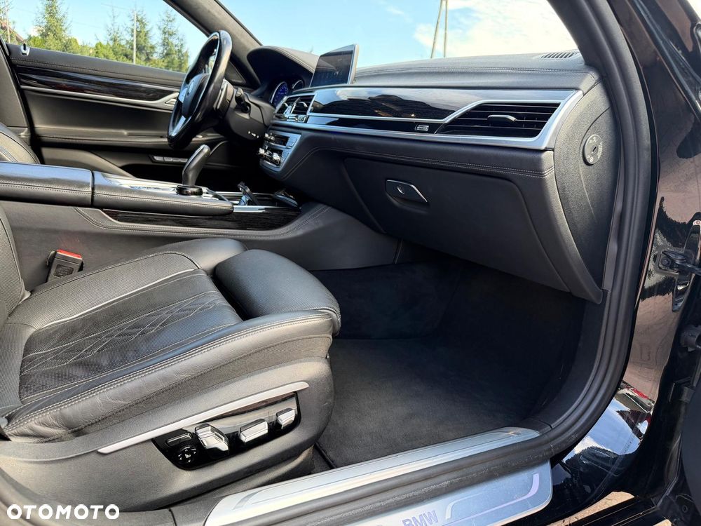 BMW Seria 7 740d xDrive - 26