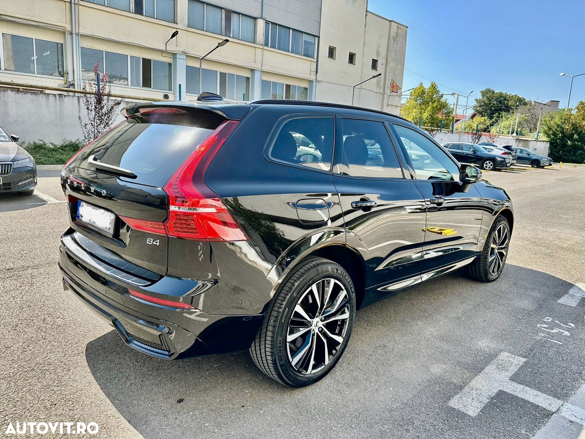 Volvo XC 60 B4 MHEV AT AWD Plus Dark - 3