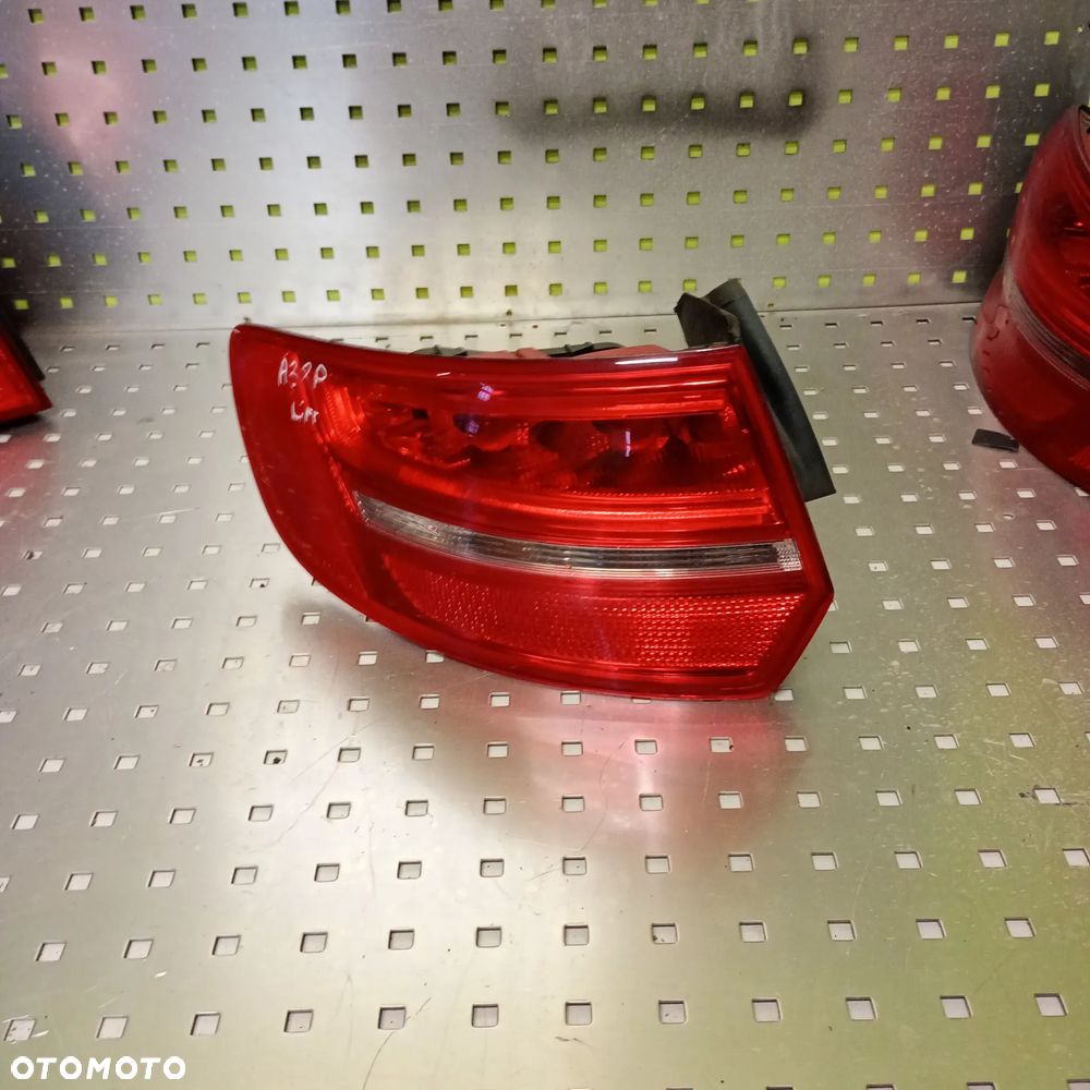 Lampa tylna lewa A3 8P lift 8P4945095E - 1