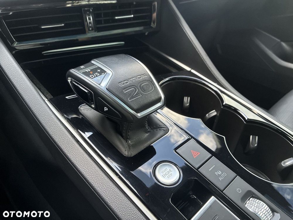 Volkswagen Touareg - 19