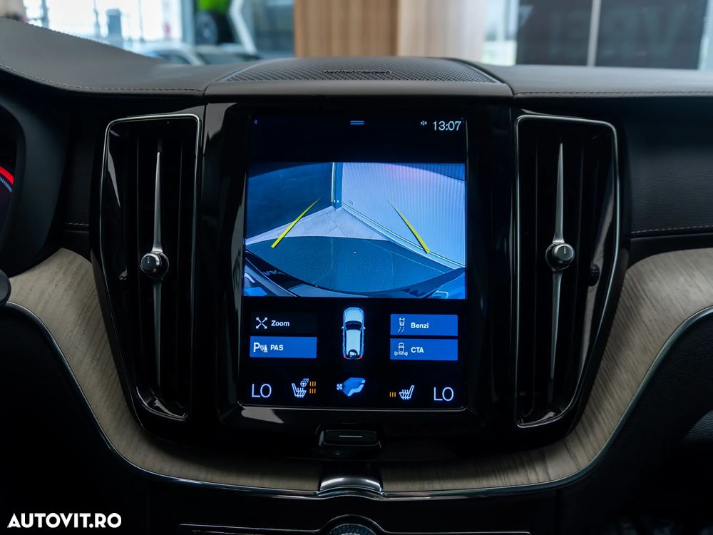 Volvo XC 60 T6 AWD Recharge Geartronic Inscription - 27