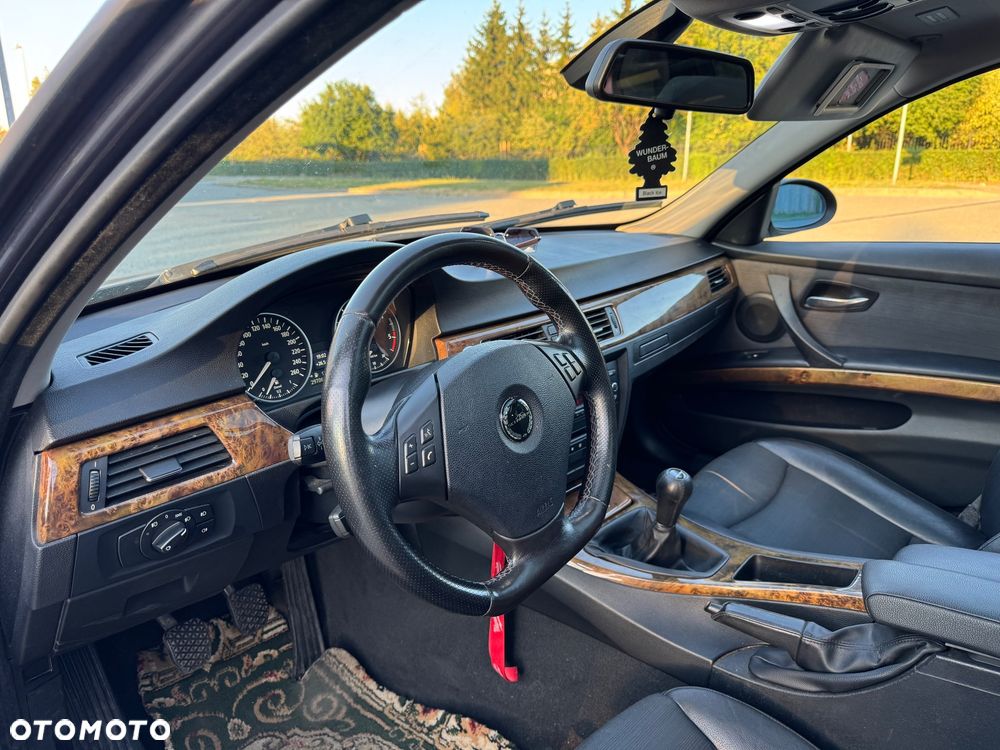 BMW Seria 3 320d - 19