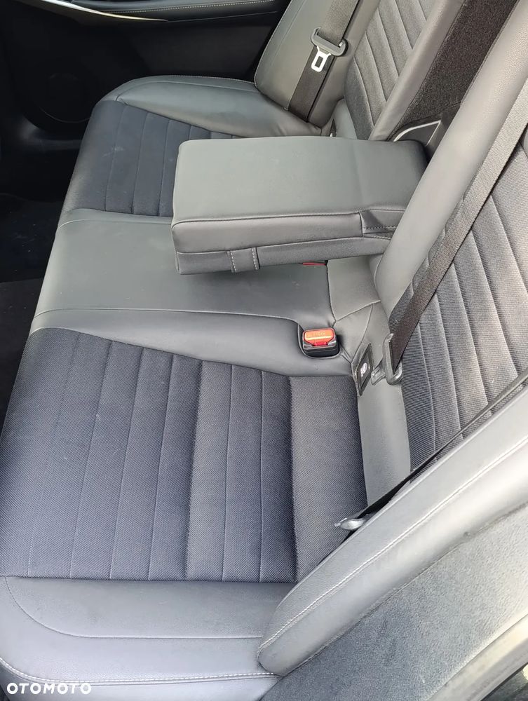 Lexus IS 300h Business Edition - 20