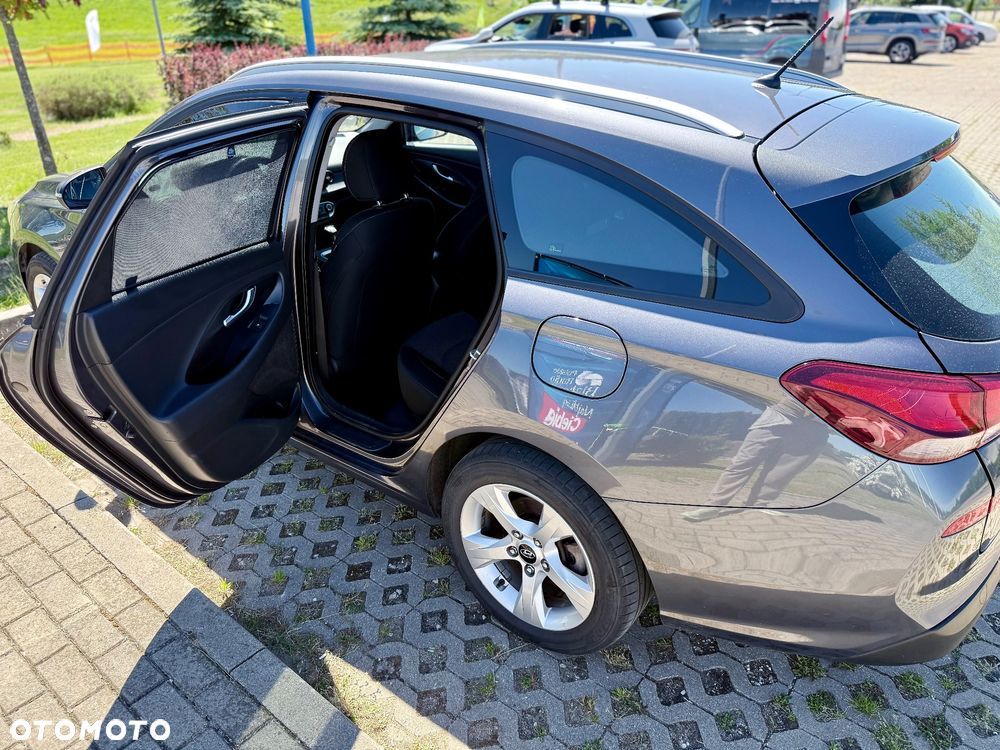 Hyundai i30 1.6 CRDi Classic + - 8