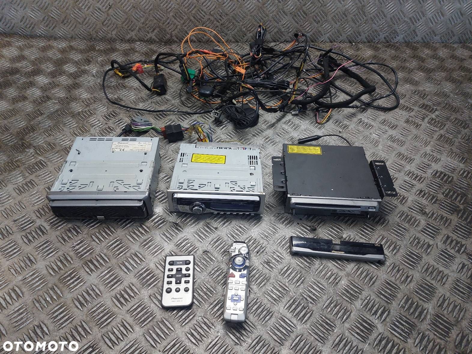 RADIO ODTWARZACZ PIONEER AVX-7300 PIONEER DEH-P40MP PIONEER AVIC-8DVD - 1