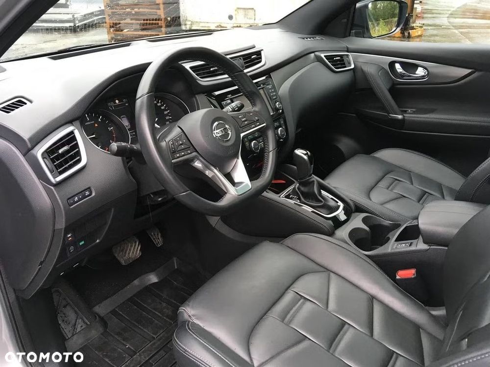 Nissan Qashqai 1.6 dCi Xtronic TEKNA+ - 12