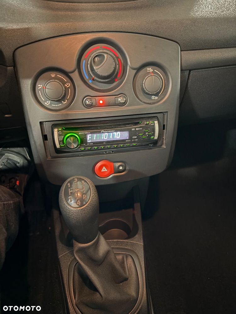 Renault Clio 1.2 16V Expression - 13