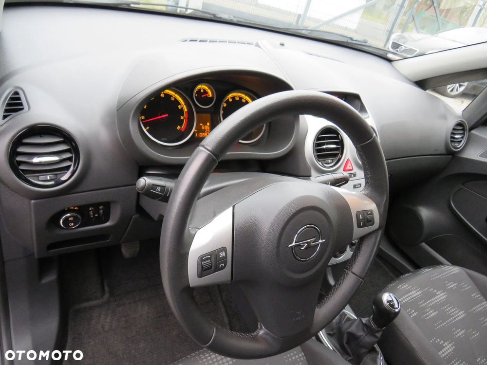 Opel Corsa 1.2 16V Cosmo - 21