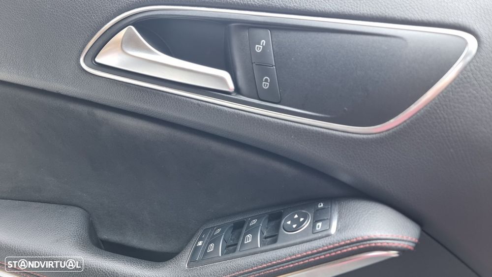 Mercedes-Benz A 180 d AMG Line - 16