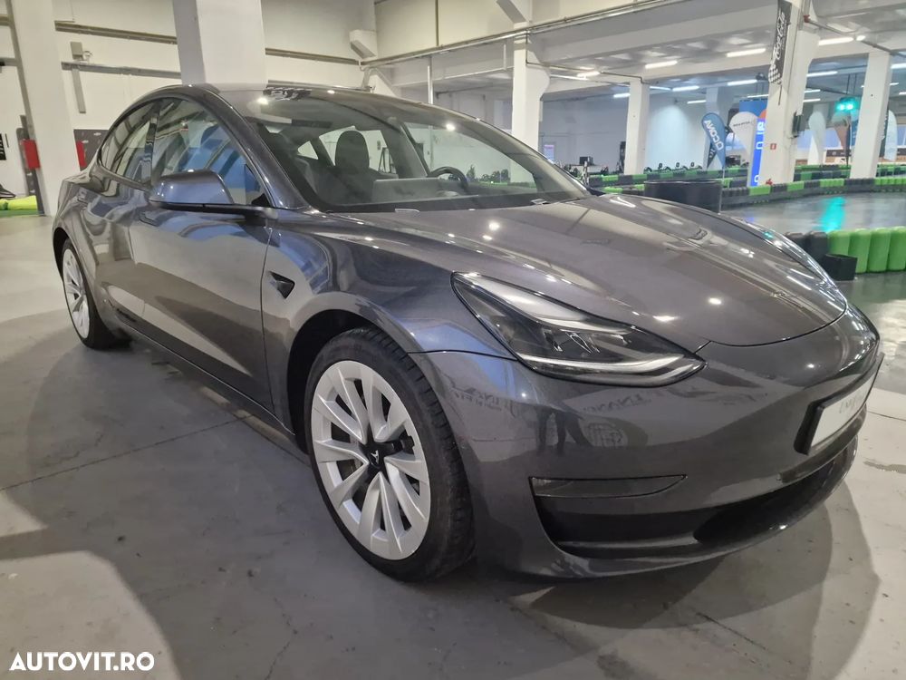 Tesla Model 3 - 2