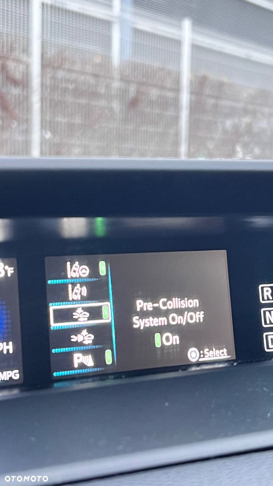 Toyota Prius 1.8 Hybrid Prestige - 24