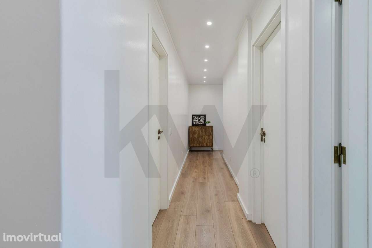 Almada - RENOVADO T2 com 109m2 - Grande imagem: 4/25