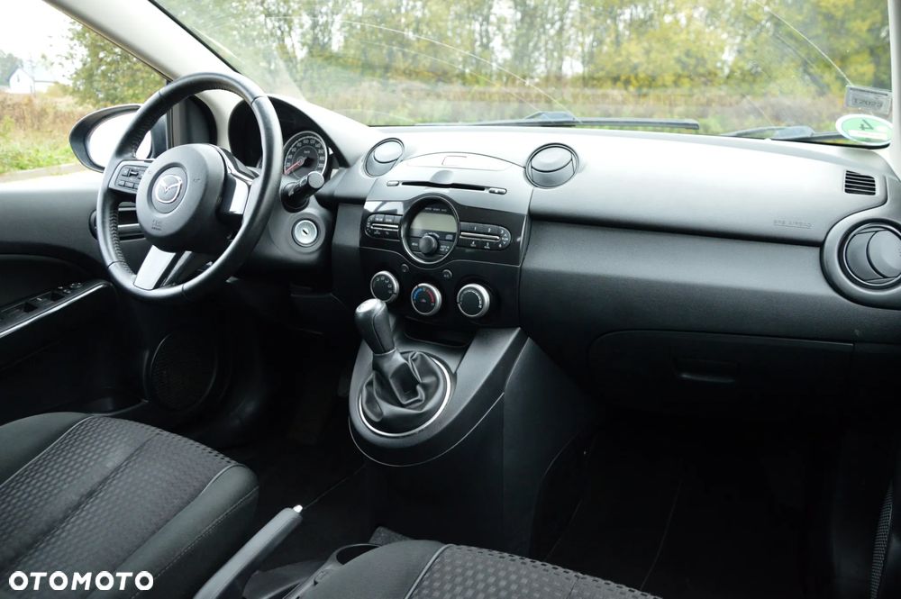 Mazda 2 1.3 Exclusive + - 33